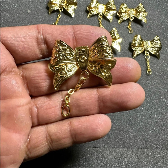 Lot Of 6 Bow Shaped Pin Brooch Gold Tone Metallic For Jewelry Making new - Picture 2 of 6